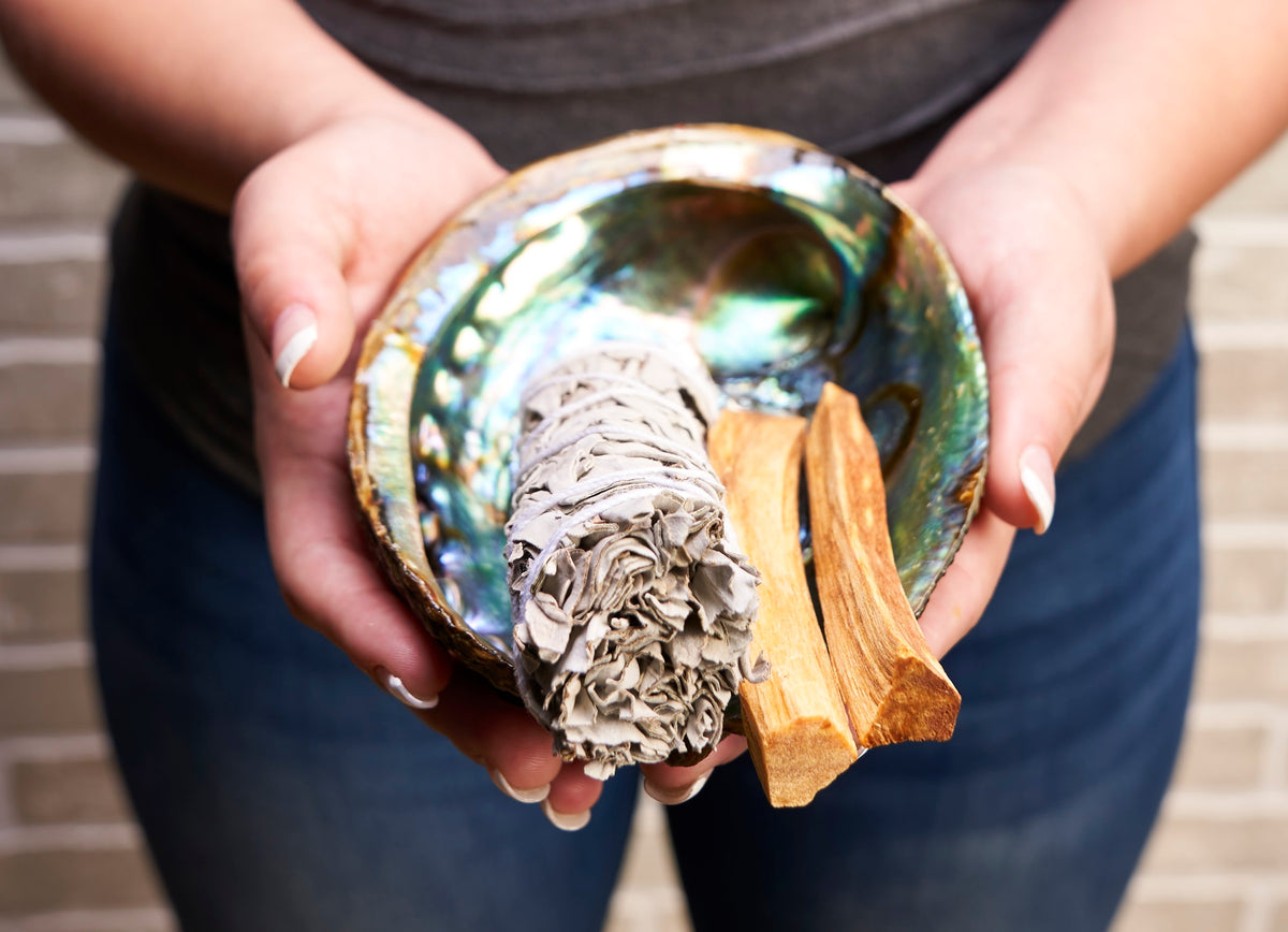 The Complete Guide to Smudging – JL Local